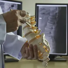 Problemy z kręgosłupem jaki lekarz: Kiedy szukać pomocy specjalisty?