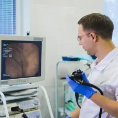 Choroba odbytu jaki lekarz – kiedy proktolog może uratować zdrowie