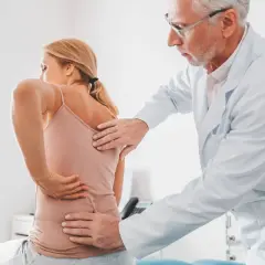 Jaki lekarz od kręgosłupa pomoże w bólu pleców i dysfunkcjach?