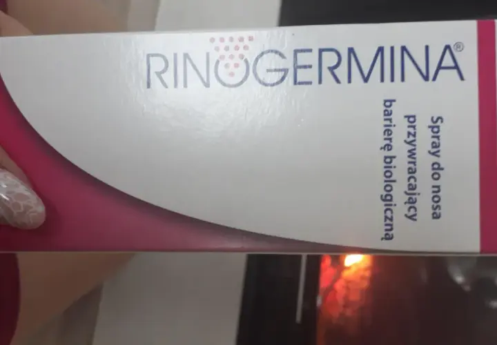 Opakowanie sprayu do nosa Rinogermina, przywracającego barierę biologiczną.