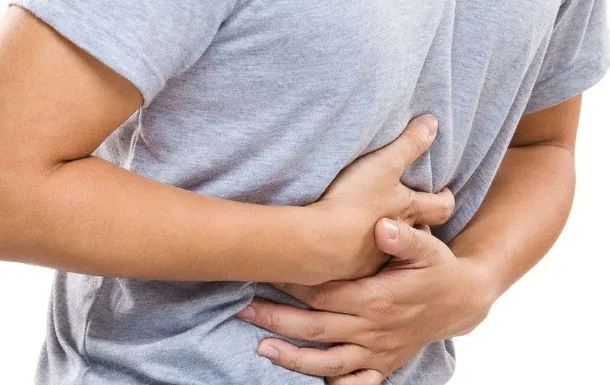 Podrażniony żołądek objawy - jak rozpoznać niepokojące symptomy