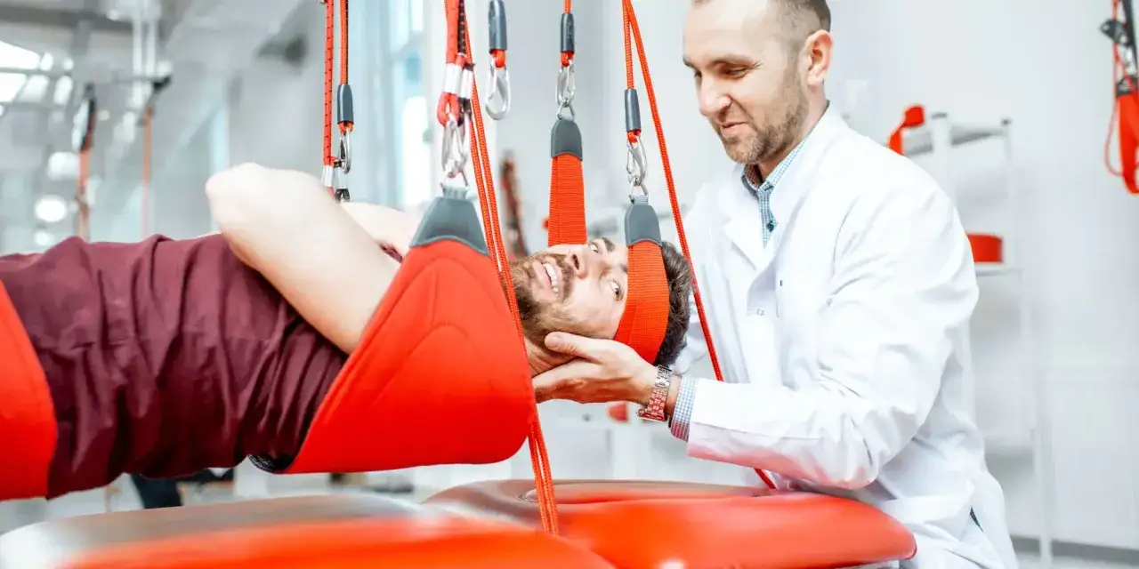 Zdjęcie Jaki lekarz od kręgosłupa pomoże w bólu pleców i dysfunkcjach?